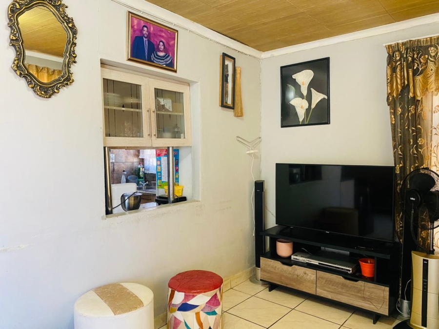 2 Bedroom Property for Sale in Kuyasa Western Cape